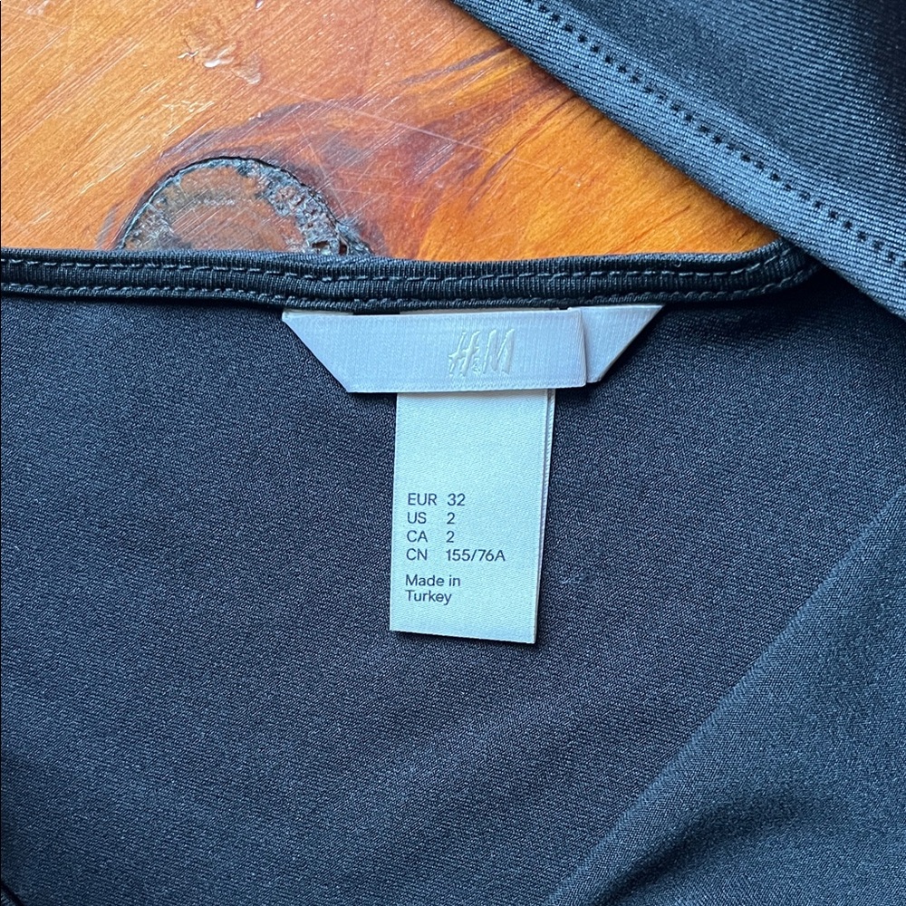 H&M Top - Picture 3 of 7